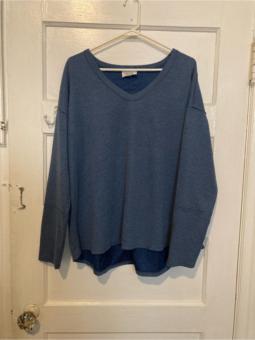 ANDREE BY UNIT Blue V-Neck Waffle Knit Sweater